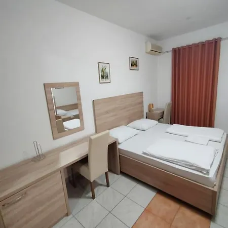 Lovely Center アパート *