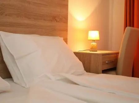 Lovely Center アパート *