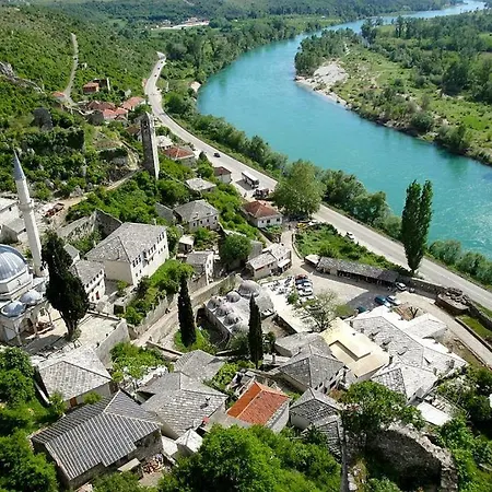 Lovely Center アパート *